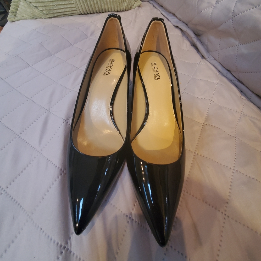 Michael Kors Patent Leather Pumps, black, size 7